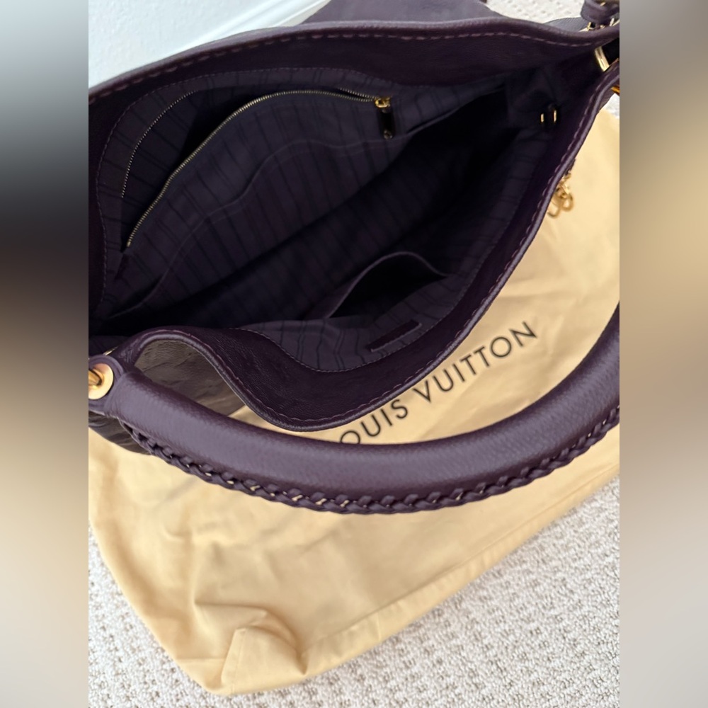 Louis Vuitton Artsy Hobo Shoulder Bag - Picture 7 of 12